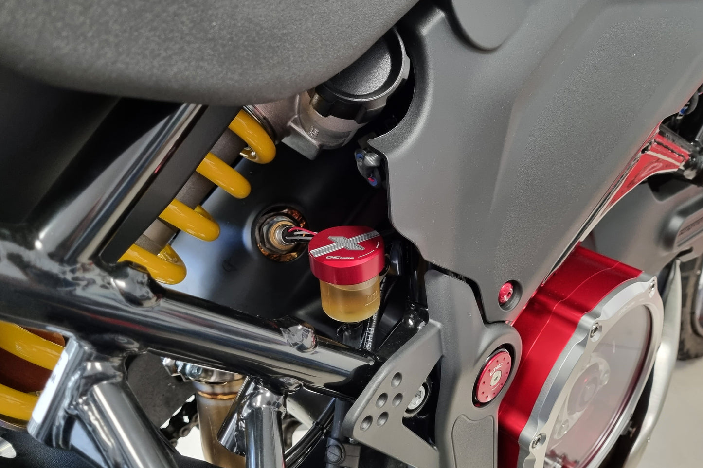 Heckbremsflüssigkeit Reservoir Kappe - Ducati DesertX 2022+ Ducati DesertX Rallye (2024+)