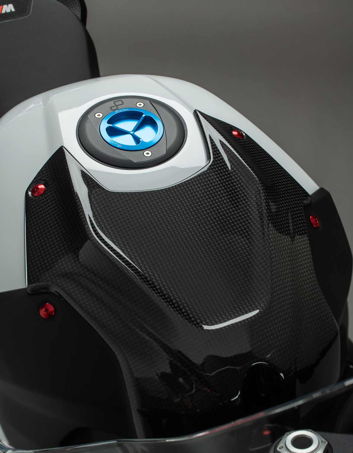 LighTech Tankdop Fuel Tank Cap met schroefsluiting – Lichtgewicht precisie voor BMW M1000R (2025+)