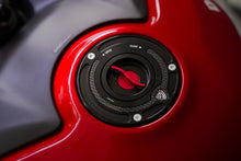 Tankdop buitenrand Carbonio Ducati Panigale 1199 S (2012-2015) gemonteerd in zwart