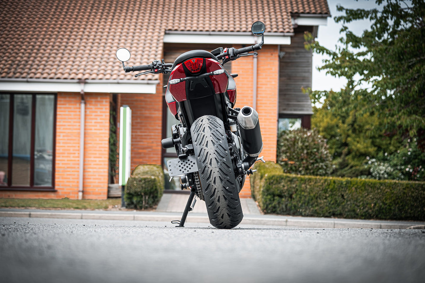 Kentekenplaathouder Triumph Trident 800 (2026+) Swingarm Mounted