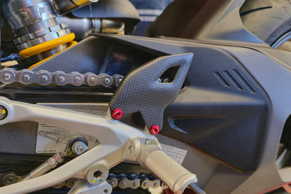 Mat carbon heel protectors (2 pcs.) Ducati Panigale V4 S (2025+)