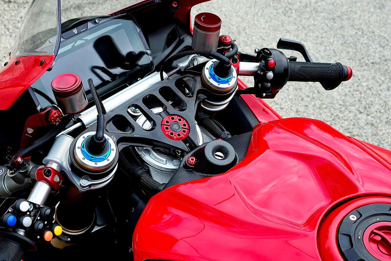 MAT Carbon -Kontaktslotcover Ducati Panigale V4 (2025+)