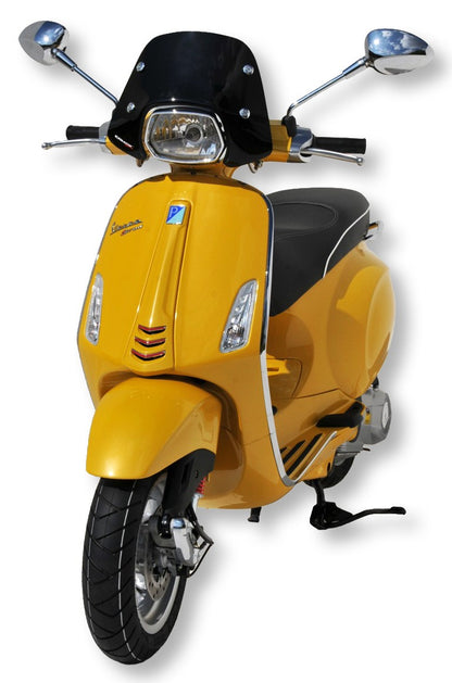 Short Windshield (30 cm) Dark Smoke for Vespa Sprint 50 / Sprint 125 / Sprint 150